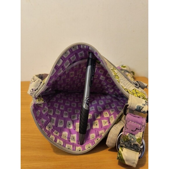 Vera Bradley (1) Purse (2) Wallets (1) CD Carrier (1) Makeup Bag Lot of 5 - Picture 12 of 16